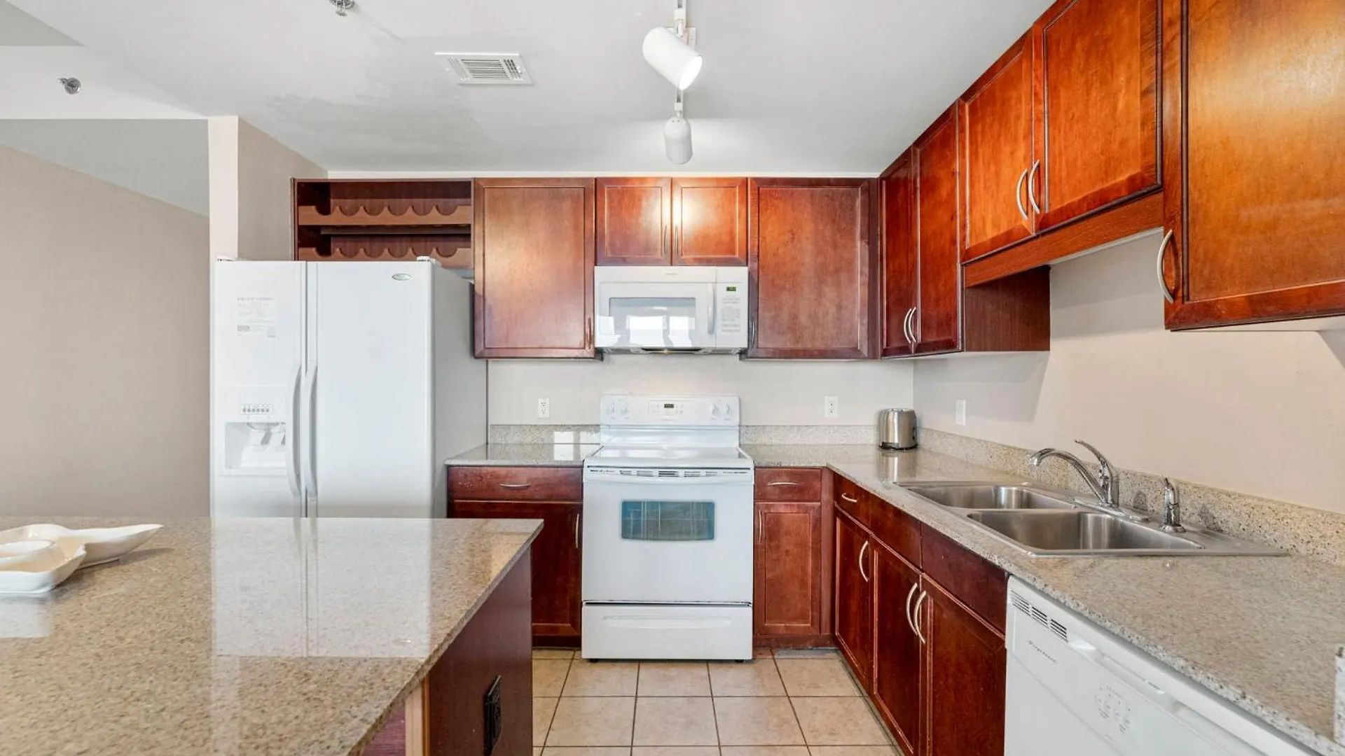 Laketown Wharf 0932 Panama City Beach Apartment