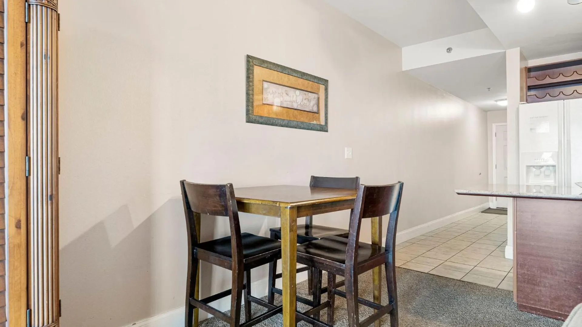 Laketown Wharf 0932 Panama City Beach Apartment